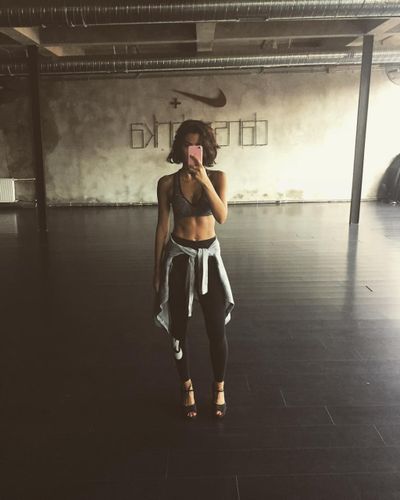 Nesrin Cavadzade seksi ifşa fotoğrafı 729