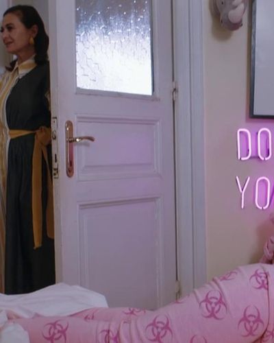 Nesrin Cavadzade seksi ifşa fotoğrafı 6 — A Mother's Sonata (2020)