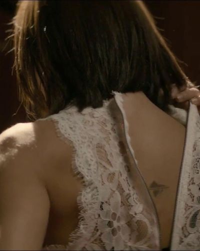 Nesrin Cavadzade seksi ifşa fotoğrafı 14 — El Desentierro (2018)