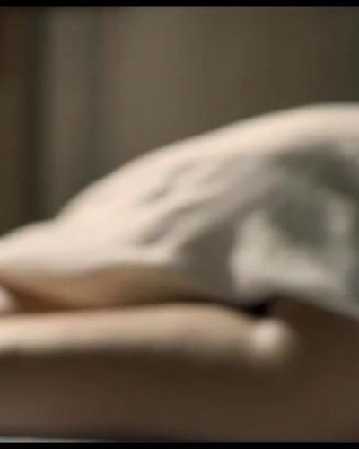 Nesrin Cavadzade seksi ifşa fotoğrafı 23 — Guzel Gunler Gorecegiz (2011)