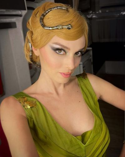 Nilperi Sahinkaya seksi ifşa fotoğrafı 138