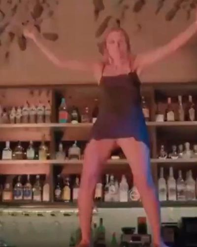 Nilperi Sahinkaya seksi ifşa fotoğrafı 9 — Aynen Aynen (2018)