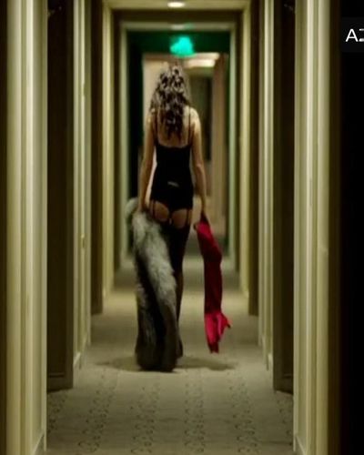 Nurgül Yeşilçay seksi ifşa fotoğrafı 2 — Aşk Kırmızı (2013)