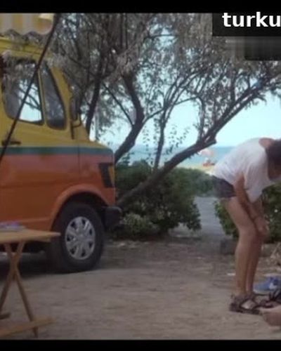 Öykü Naz Altay seksi ifşa fotoğrafı 12 — Zeytin Ağacı (2022)