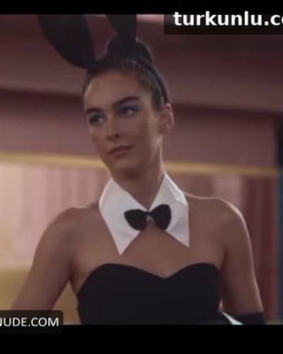 Öykü Naz Altay seksi ifşa fotoğrafı 4 — Zeytin Ağacı (2022)
