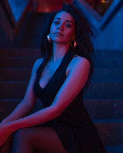 Özge Özacar seksi ifşa fotoğrafı 235