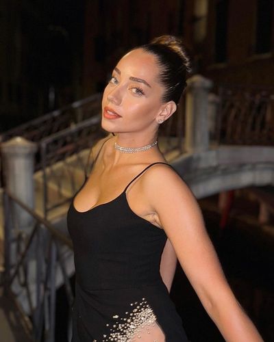 Özge Özacar seksi ifşa fotoğrafı 34