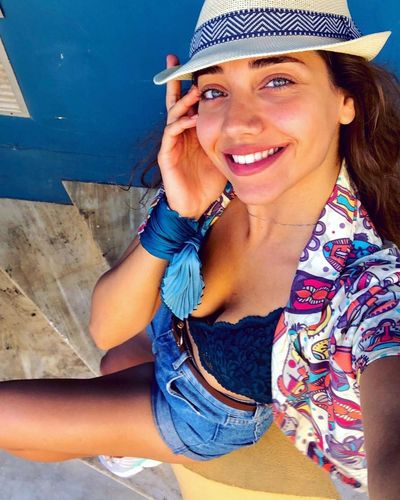 Özge Özacar seksi ifşa fotoğrafı 379