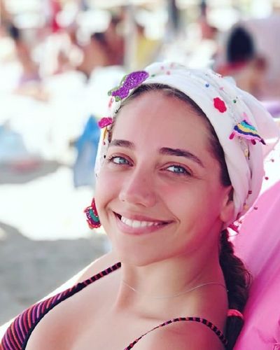 Özge Özacar seksi ifşa fotoğrafı 407