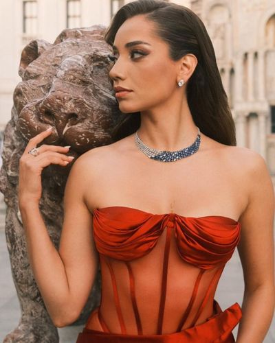Özge Özacar seksi ifşa fotoğrafı 45