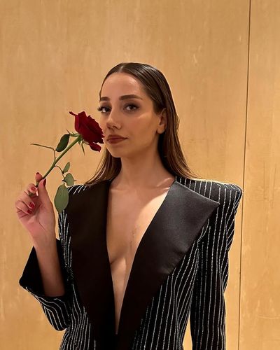 Özge Özacar seksi ifşa fotoğrafı 87