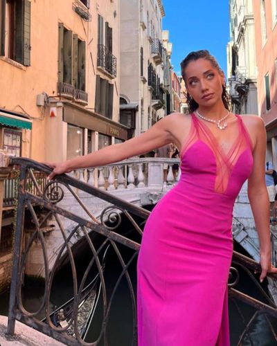 Özge Özacar seksi ifşa fotoğrafı 9