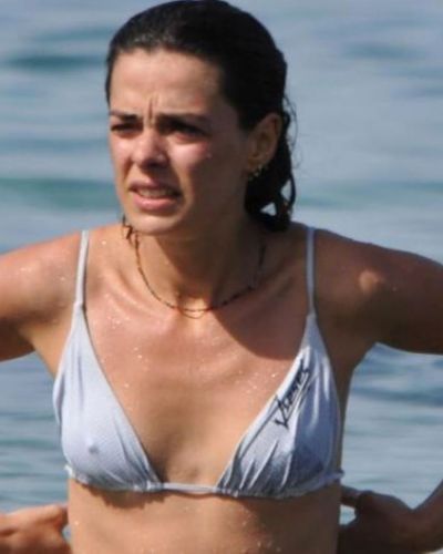 Özge Özpirinççi seksi ifşa fotoğrafı 38