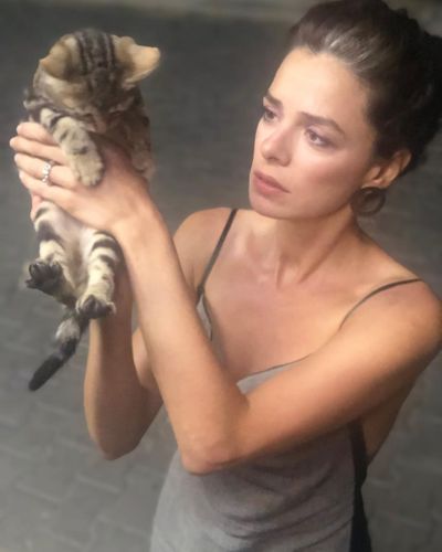 Özge Özpirinççi seksi ifşa fotoğrafı 42
