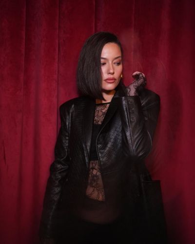 Pelin Akil seksi ifşa fotoğrafı 209