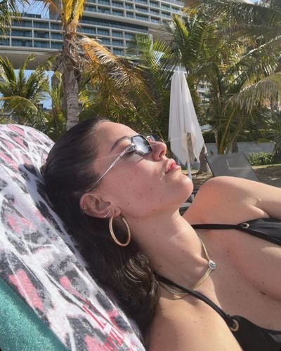 Pelin Akil seksi ifşa fotoğrafı 358