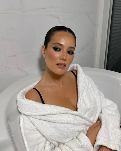 Pelin Akil seksi ifşa fotoğrafı 379