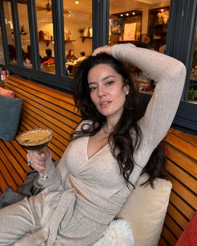 Pelin Akil seksi ifşa fotoğrafı 383