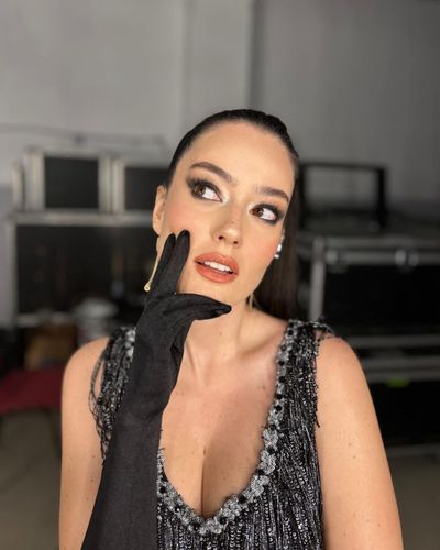 Pelin Akil seksi ifşa fotoğrafı 460