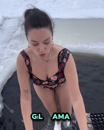 Pelin Akil seksi ifşa fotoğrafı 492