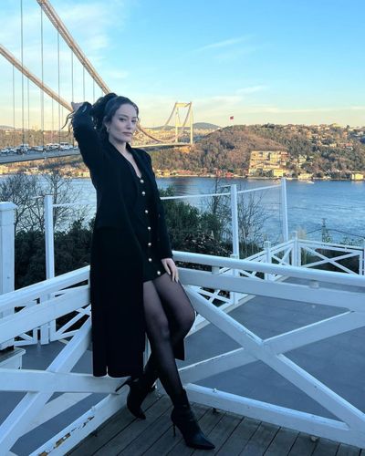 Pelin Akil seksi ifşa fotoğrafı 516