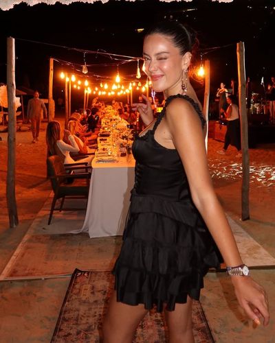 Pelin Akil seksi ifşa fotoğrafı 57