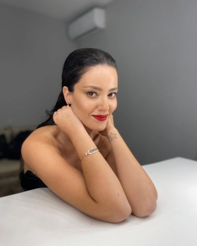 Pelin Akil seksi ifşa fotoğrafı 837
