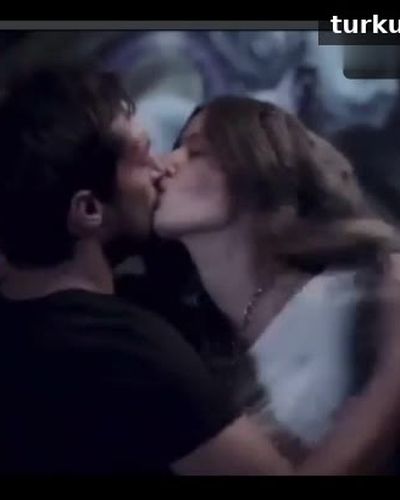 Pelin Akil seksi ifşa fotoğrafı 39 — Tam Bir Centilmen (2024)