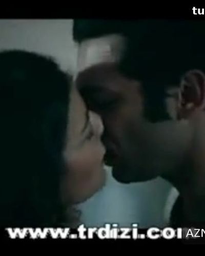 Pelin Akil seksi ifşa fotoğrafı 5 — Tam Bir Centilmen (2024)