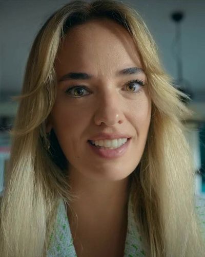 Seda Bakan seksi ifşa fotoğrafı 28 — Zeytin Ağacı (2022)
