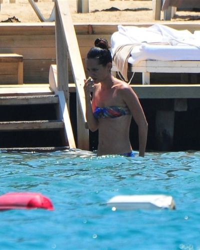 Sedef Avcı seksi ifşa fotoğrafı 157
