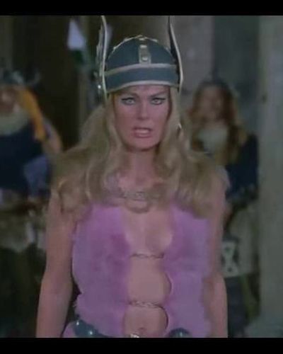 Seher Şeniz seksi ifşa fotoğrafı 5 — Tarkan: Viking Kanı (1971)
