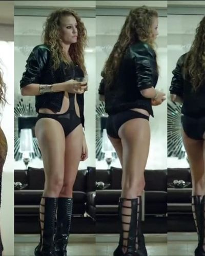 Serenay Sarıkaya seksi ifşa fotoğrafı 1026