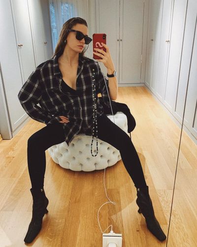 Serenay Sarıkaya seksi ifşa fotoğrafı 1140