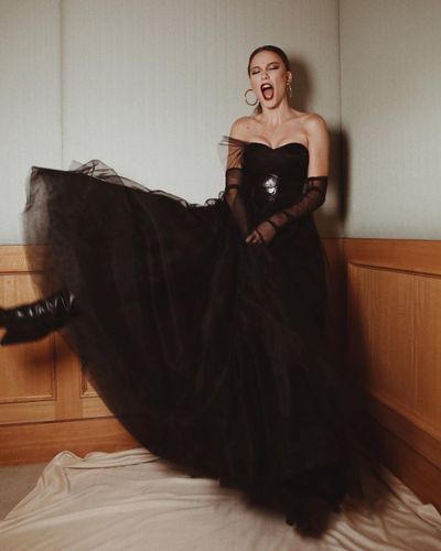 Serenay Sarıkaya seksi ifşa fotoğrafı 1144