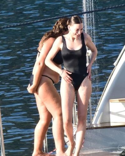 Serenay Sarıkaya seksi ifşa fotoğrafı 1151