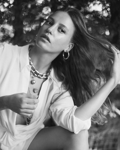 Serenay Sarıkaya seksi ifşa fotoğrafı 1162