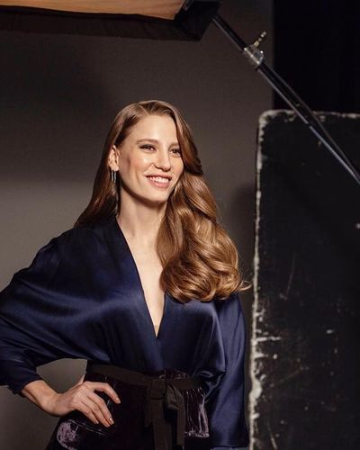 Serenay Sarıkaya seksi ifşa fotoğrafı 1166
