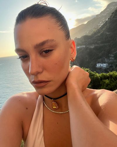 Serenay Sarıkaya seksi ifşa fotoğrafı 124