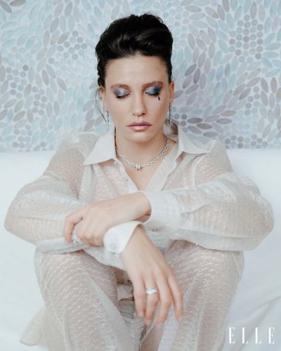Serenay Sarıkaya seksi ifşa fotoğrafı 166