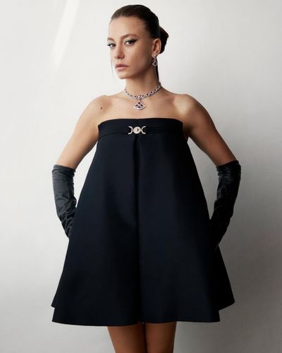 Serenay Sarıkaya seksi ifşa fotoğrafı 229