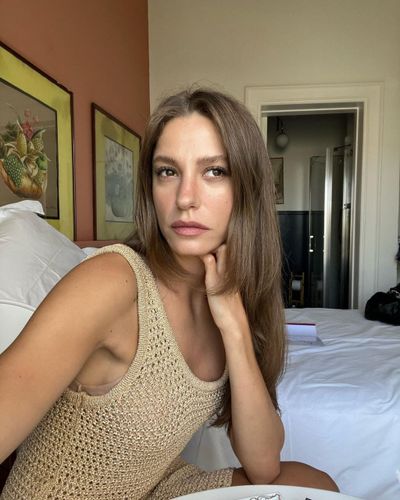 Serenay Sarıkaya seksi ifşa fotoğrafı 258