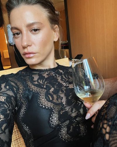 Serenay Sarıkaya seksi ifşa fotoğrafı 268