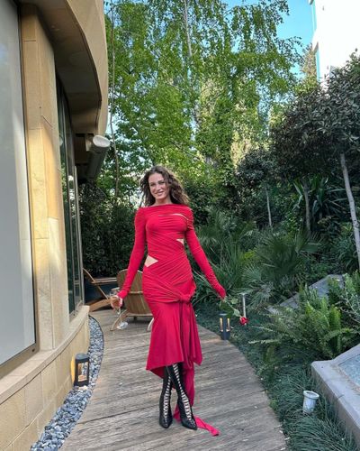 Serenay Sarıkaya seksi ifşa fotoğrafı 324