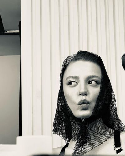 Serenay Sarıkaya seksi ifşa fotoğrafı 366