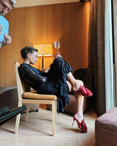 Serenay Sarıkaya seksi ifşa fotoğrafı 367