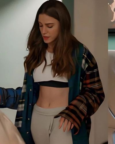 Serenay Sarıkaya seksi ifşa fotoğrafı 392
