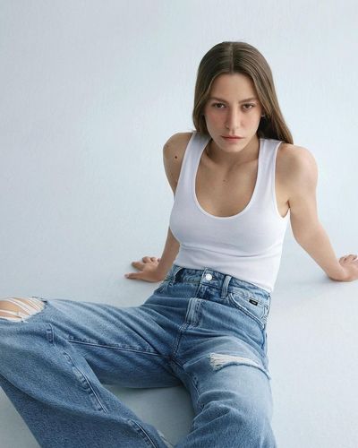 Serenay Sarıkaya seksi ifşa fotoğrafı 400