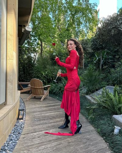Serenay Sarıkaya seksi ifşa fotoğrafı 431