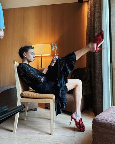 Serenay Sarıkaya seksi ifşa fotoğrafı 448